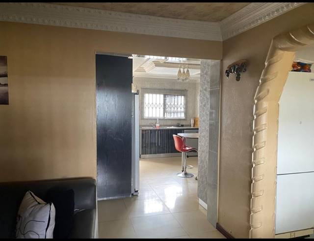 2 BEDROOM HOUSE FOR SALE IN TSAKANE